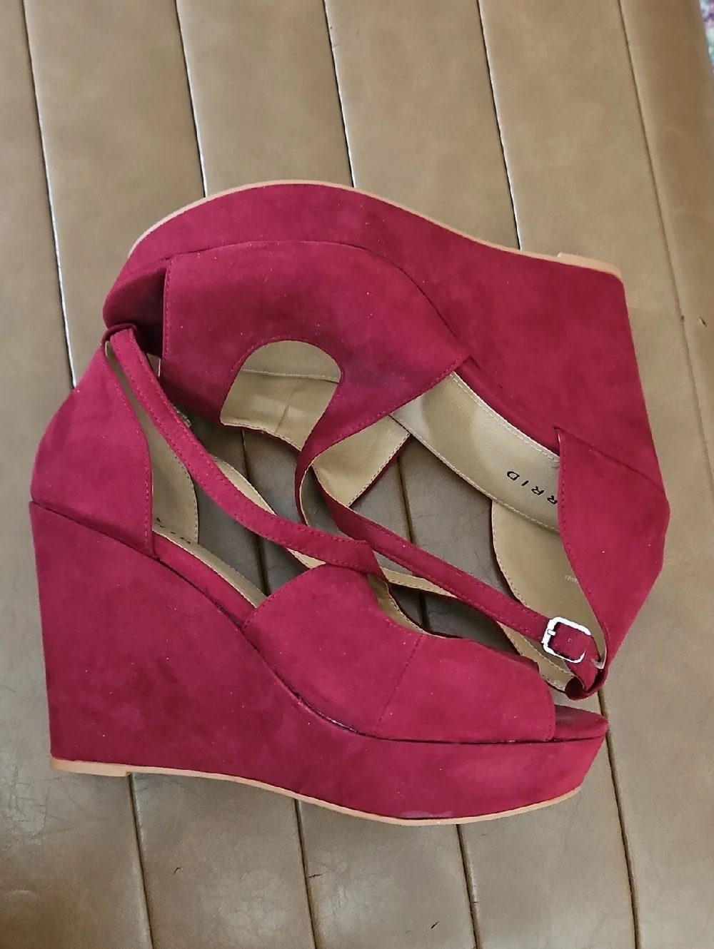 Torrid Burgundy Suede Wedge Sandals Size 9WW - Picture 6 of 9